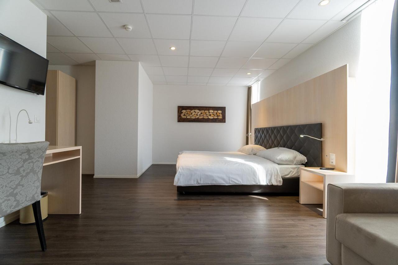 Los Lorentes Apartments Bern Airport Белп Екстериор снимка