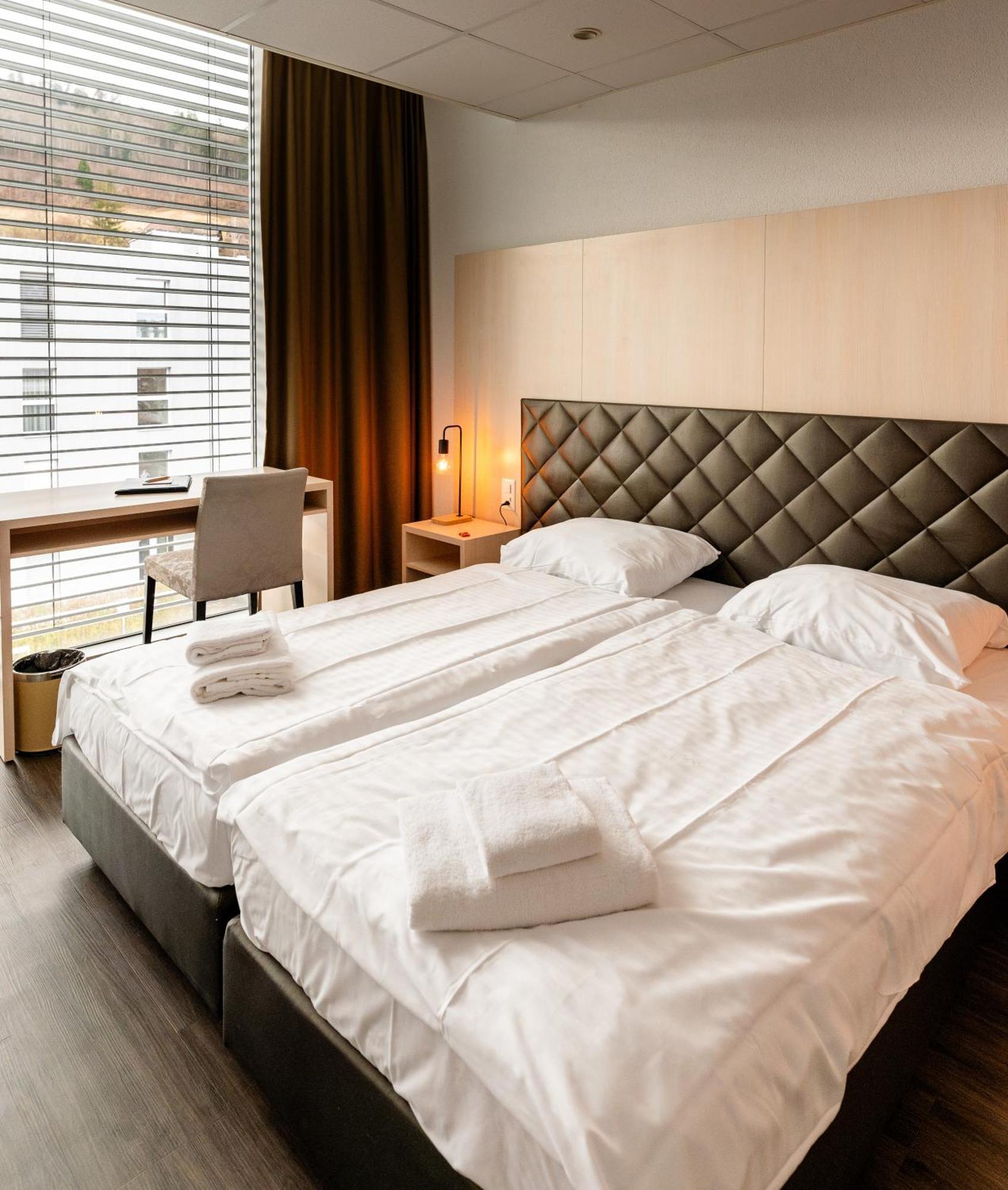 Los Lorentes Apartments Bern Airport Белп Екстериор снимка