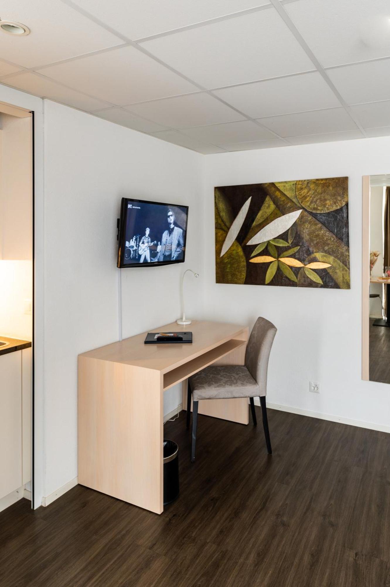 Los Lorentes Apartments Bern Airport Белп Екстериор снимка