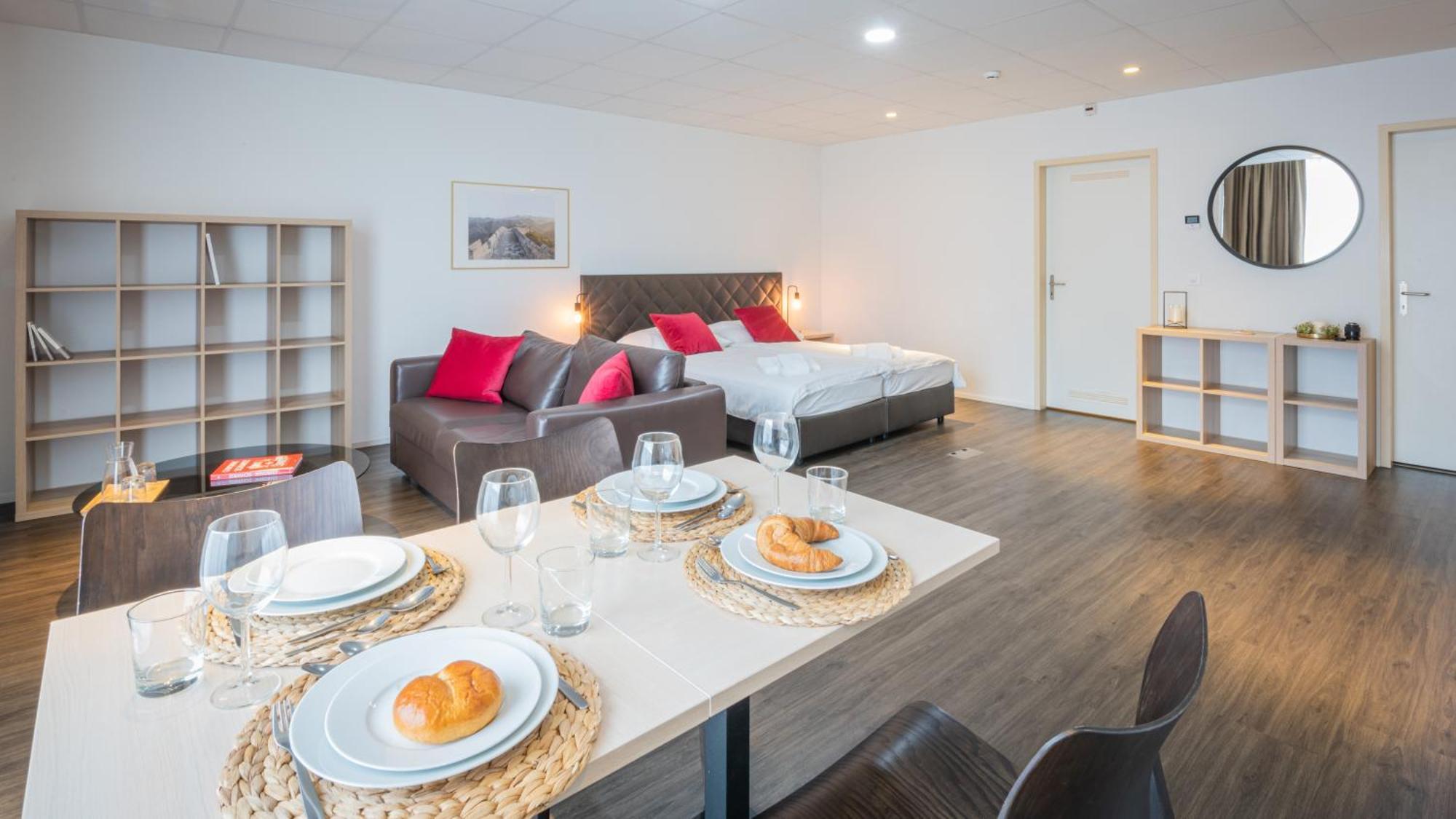 Los Lorentes Apartments Bern Airport Белп Екстериор снимка