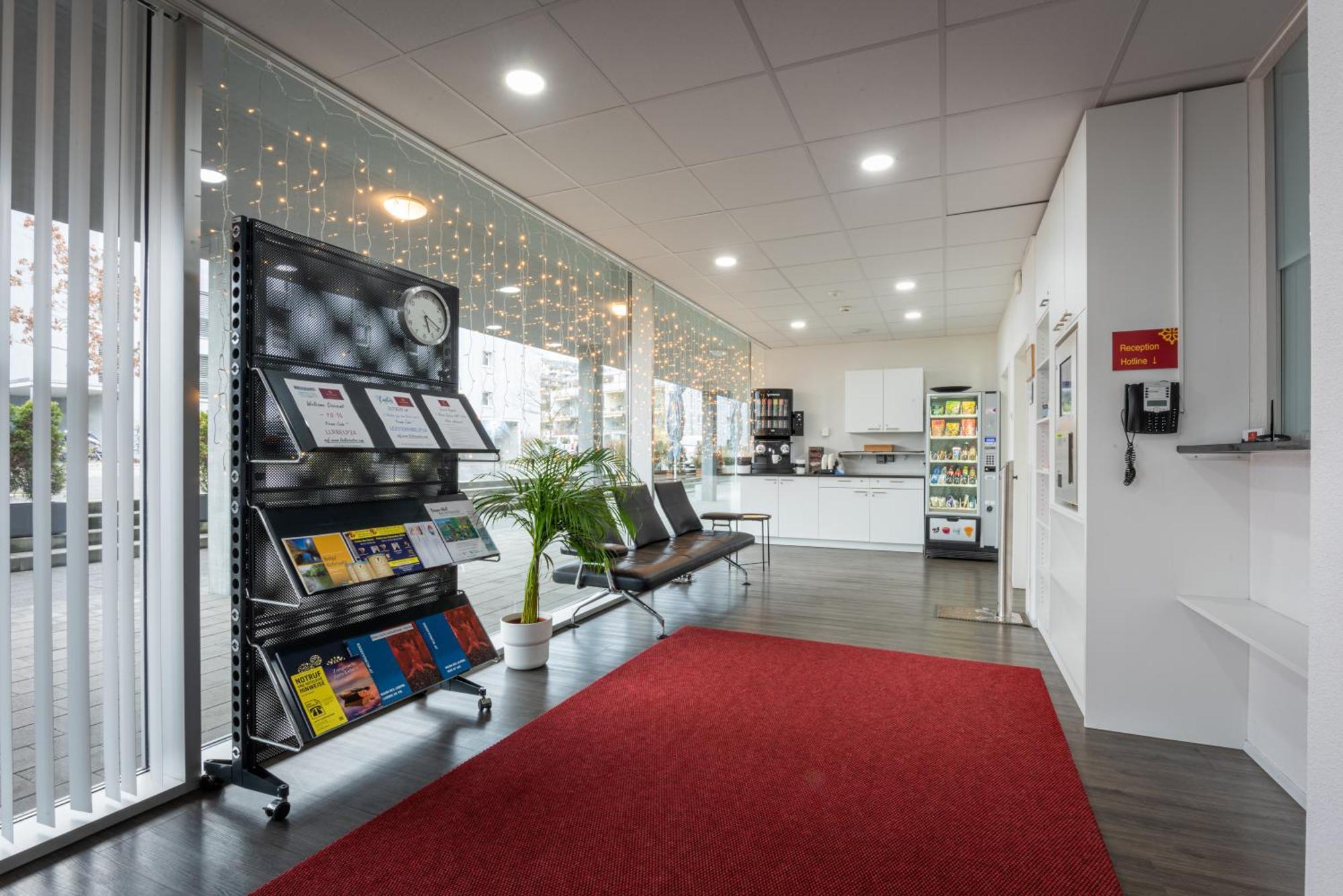 Los Lorentes Apartments Bern Airport Белп Екстериор снимка