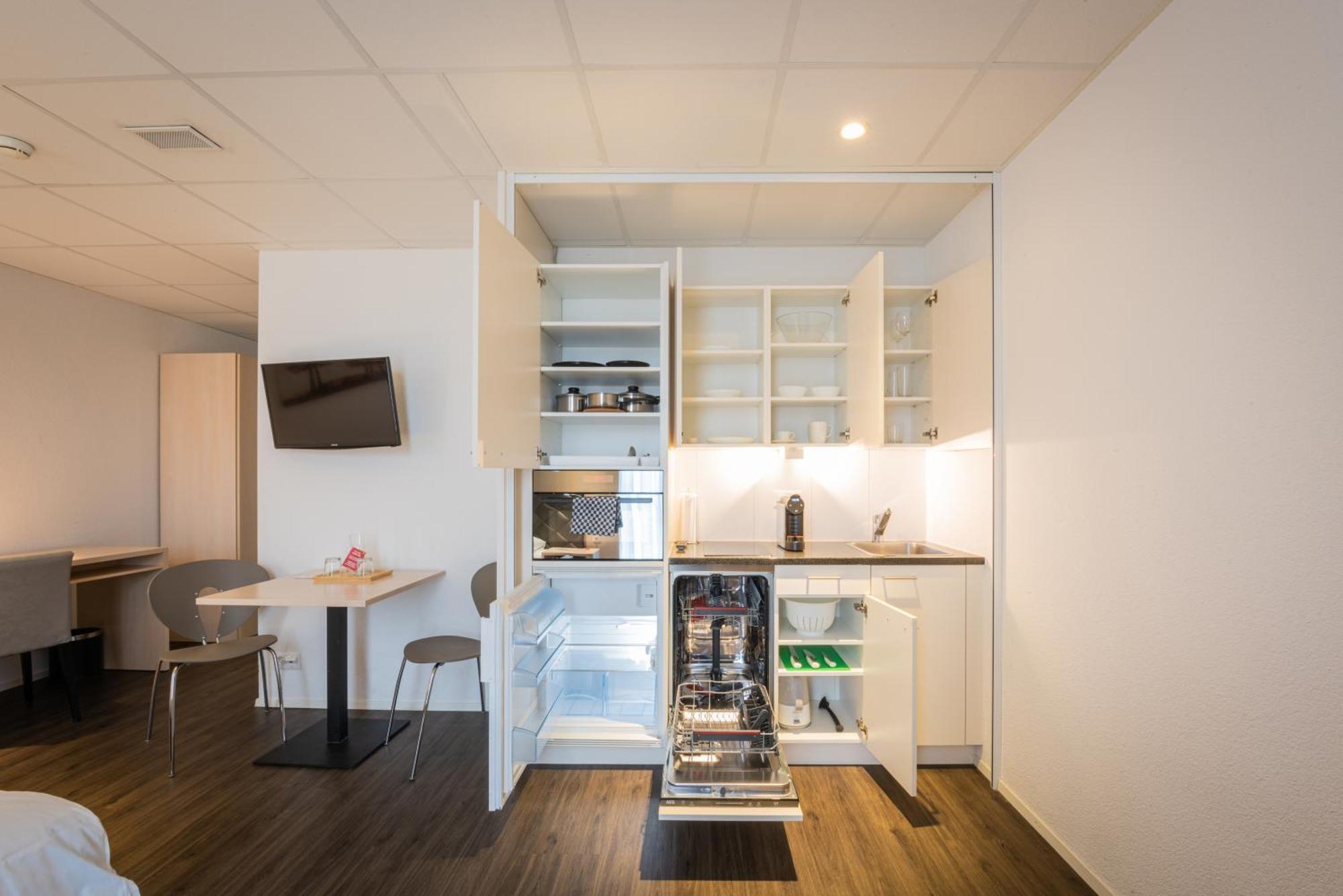 Los Lorentes Apartments Bern Airport Белп Екстериор снимка