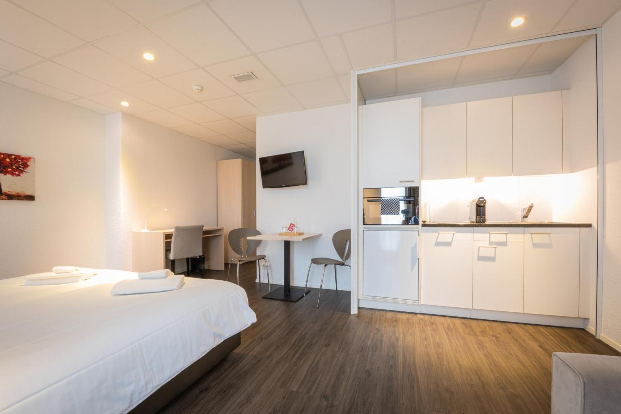 Los Lorentes Apartments Bern Airport Белп Екстериор снимка