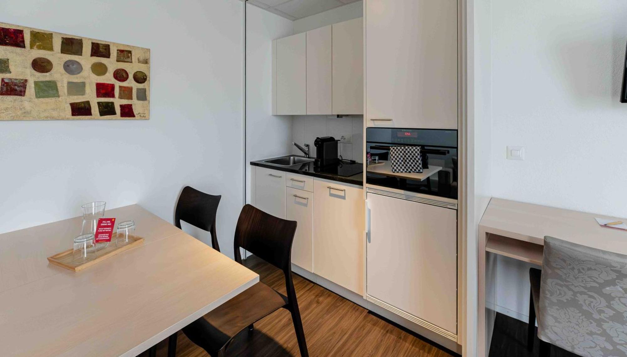Los Lorentes Apartments Bern Airport Белп Екстериор снимка
