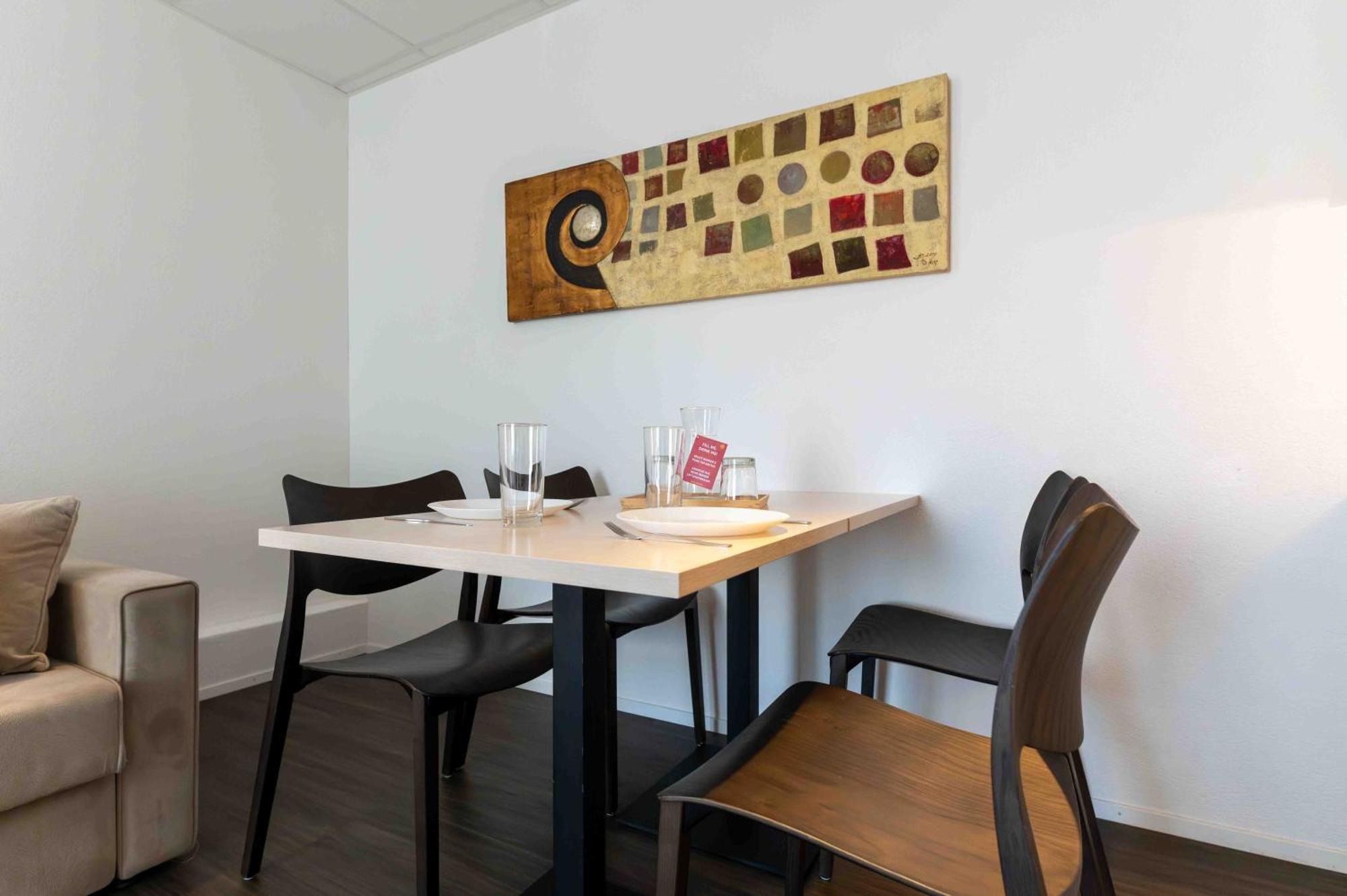 Los Lorentes Apartments Bern Airport Белп Екстериор снимка